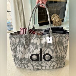ALO Yoga Black and Gray Women's Tote Bag